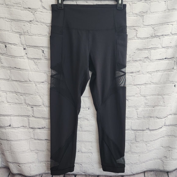 Lululemon Mesh In Motion Crop - Picture 6 of 12